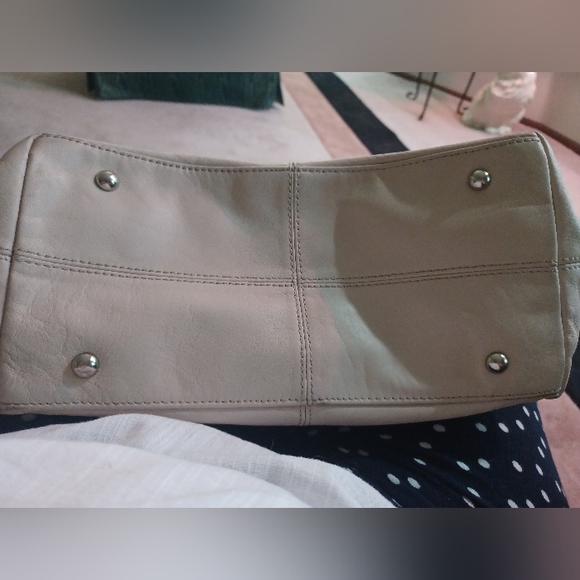 Elegant Tignanello Cream Women's Handbag - Picture 9 of 12